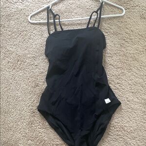 Vuori Dune One Piece Swimsuit with Sporty Cut